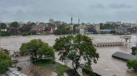 देशभर में मानसूनी बारिश से त्राहिमाम: 7 राज्यों में बाढ़-भूस्खलन, मुंबई में रेड अलर्ट; जानिए कहां कैसे हैं हालात