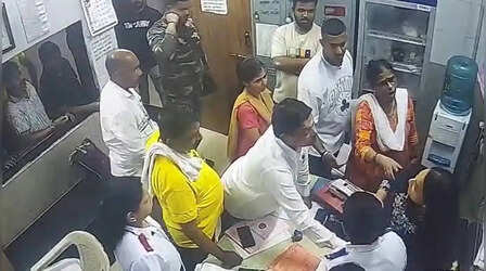 Maharashtra News: शिवसेना का थप्पड़बाज काउंसलर गिरफ्तार, अस्पताल में महिला डॉक्टर-नर्सों से की बदसलूकी