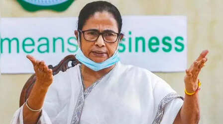 'TMC में रहो या BJP में जाओ, बीच की राजनीति नहीं चलेगी'; बागी नेताओं पर बरसीं ममता बनर्जी