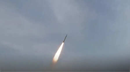 US Iran Conflict: अमेरिका के हमले के बाद भड़का ईरान, दागीं जवाबी मिसाइलें; बहरीन से कतर तक गूंज रहे सायरन