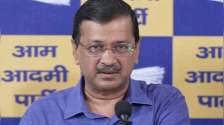 'अंग्रेजों को पीछे छोड़ चुके हैं PM', प्रदर्शनकारियों पर पुलिस के एक्शन पर भड़के केजरीवाल, घायलों से मिले, हेल्पलाइन नंबर जारी
