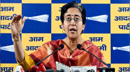 मेट्रो स्टेशन बंद होने पर आतिशी का केंद्र पर वार, बोलीं- दिल्लीवालों को परेशान करना मंजूर, छात्रों से संवाद क्यों नहीं?