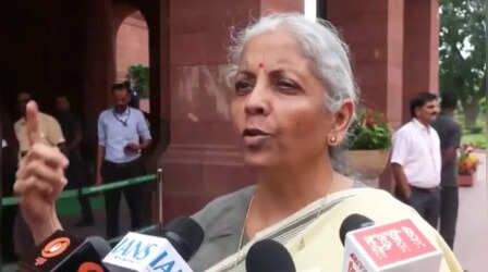 'सरकार पूरी मेहनत से कर रही काम...', निर्मला सीतारमण बोलीं- कांग्रेस छात्रों के हित में नहीं, सिर्फ कर रही राजनीति