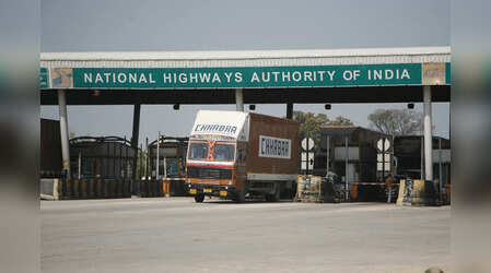 NHAI का नया टोल नियम: अब ब्रिज और फ्लाईओवर वाले हाईवे पर कम देना पड़ सकता है टोल