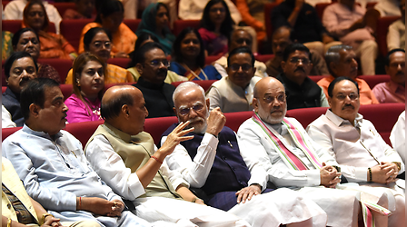संसद में NDA की 'मंगल मिलन' बैठक; पीएम मोदी, शाह, गडकरी सहित कई नेता शामिल हुए, TMC के बागी सांसद भी पहुंचे