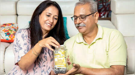 Senior Citizen Savings Scheme: मैच्योरिटी के बाद भी होती रहेगी कमाई, जानिए अकाउंट एक्सटेंशन का नियम