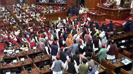 UP Assembly: राम मंदिर चंदा चोरी मुद्दे पर विधानसभा में हंगामा, सपा विधायक वेल में उतरे; आज पेश होगा अनुपूरक बजट