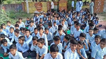 Jodhpur School Protest: शिक्षकों की कमी से नाराज छात्र और ग्रामीण, स्कूल पर ताला लगाकर धरने पर बैठे