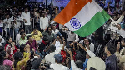 आज की ताजा खबर लाइव, 9 अगस्त 2026 ब्रेकिंग हिंदी न्यूज: जयराम महतो छात्रों के समर्थन में आज करेंगे निर्जला व्रत, CM योगी के नेतृत्व में आज तिरंगा यात्रा का शुभारंभ