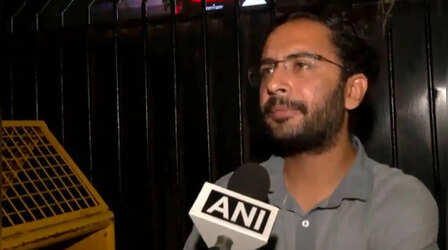 कोलकाता में कॉकरोच जनता पार्टी के कार्यक्रम रद्द, भाजपा पर धमकी देने का आरोप, जानें पूरा मामला