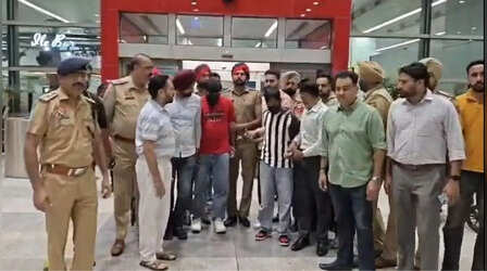 Punjab: मलेशिया से भारत लाए गए बंबीहा गैंग के 3 मोस्ट वांटेड आरोपी, दिल्ली एयरपोर्ट पर गिरफ्तार