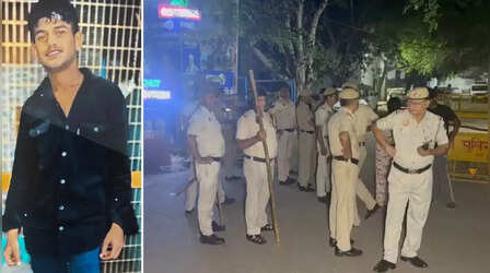 Delhi Kalyanpuri Murder News: नवजात के जन्म का जश्न बना मातम, चाकूबाजी में युवक की मौत; भीड़ ने पुलिस की गाड़ियों में की तोड़फोड़