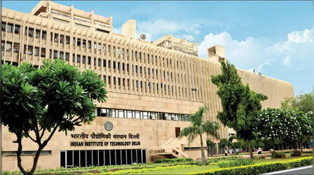 IIT दिल्ली में 31 वर्षीय छात्र की मौत, कैंपस की इमारत से गिरने के बाद गई जान; जांच में जुटी पुलिस