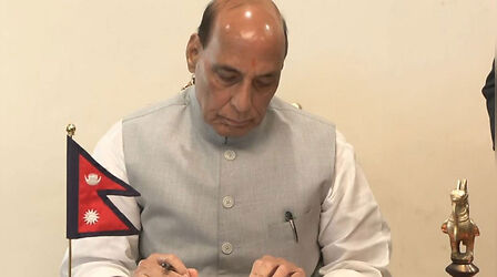 'सुख-दुख के साथी हैं हम...' नेपाल में फ्लैश फ्लड की तबाही पर नेपाली दूतावास पहुंचे रक्षा मंत्री राजनाथ सिंह, लिखा भावुक शोक संदेश