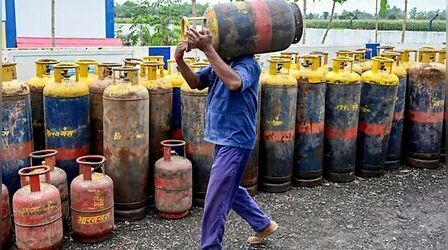 1 सितंबर से महंगाई का झटका, महंगा हुआ LPG सिलेंडर! अब इतनी हो गई कीमत