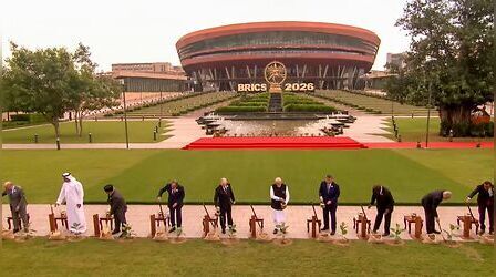 VIDEO: BRICS में दिखी दोस्ती की 'हरियाली', PM मोदी संग राजनेताओं ने लगाया पौधा