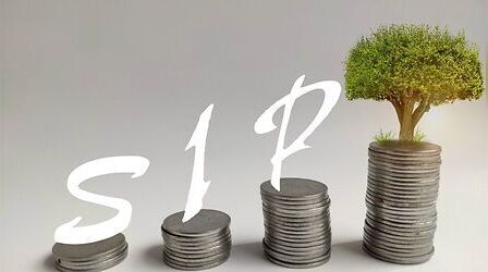 SIP की रकम बढ़ाएं या नया Mutual Fund चुनें? जानिए पोर्टफोलियो के लिए क्या है सबसे फायदेमंद
