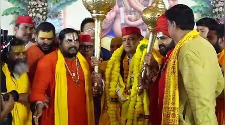 अखिलेश ने 'गदा' उठाकर योगी को दिया चैलेंज, अयोध्या से चुनाव लड़कर दिखाएं बाबा, बोले-BJP को नहीं मिल रहा प्रत्याशी