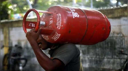 आपके LPG सिलेंडर पर होगा QR कोड, करेगा आधार जैसा काम, होगा ये फायदा