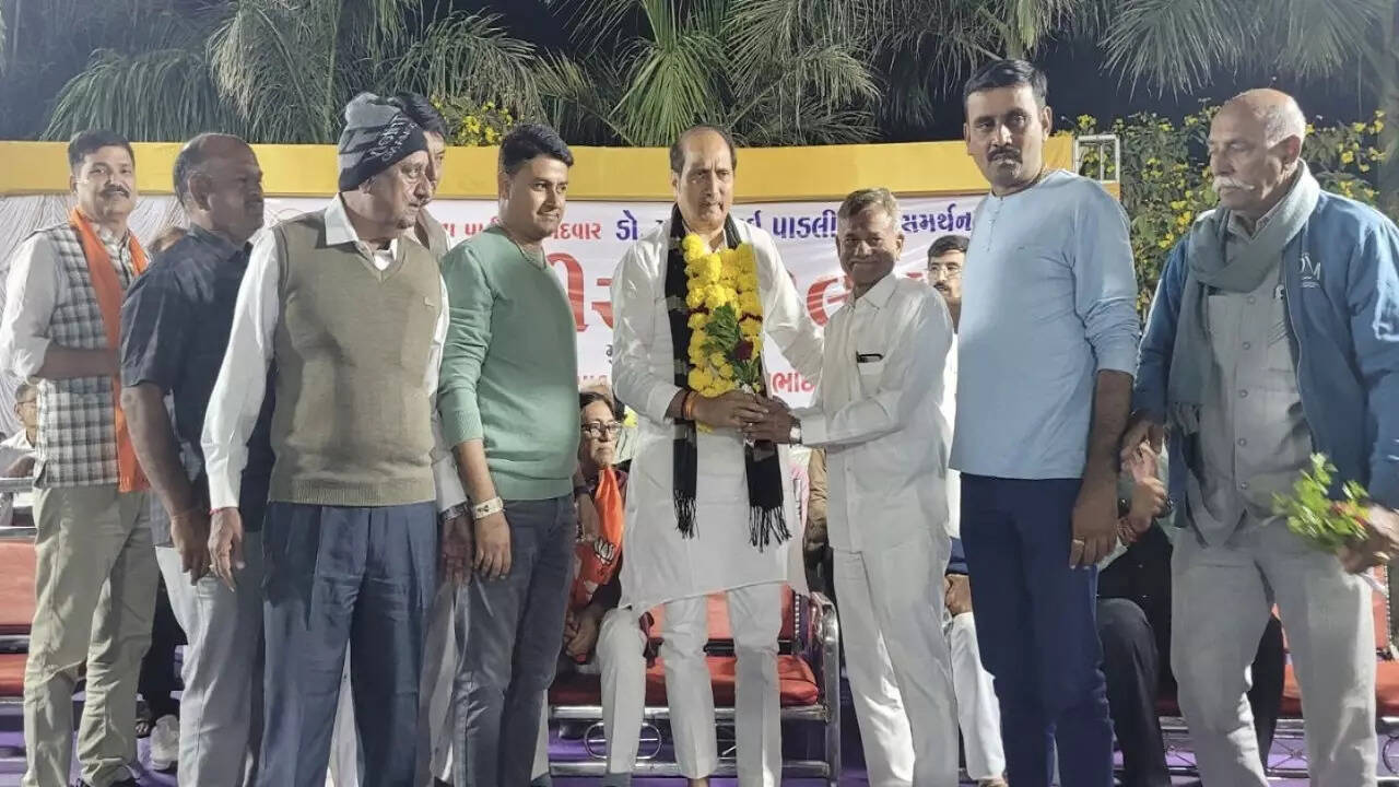 Gujarat Election में दिख रही यूपी के नेताओं की ताकत, द्वारका-पोरबंदर में मोर्चा संभाल रहे सुरेश राणा