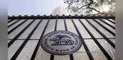 RBI Monetary Policy Announcements: आरबीआई ने फिर दिया बड़ा झटका, दोबारा महंगा होगा लोन लेना
