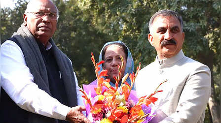 Himachal CM सुक्खू विधायकों संग खड़गे से मिले, Bharat Jodo Yatra में होंगे शामिल