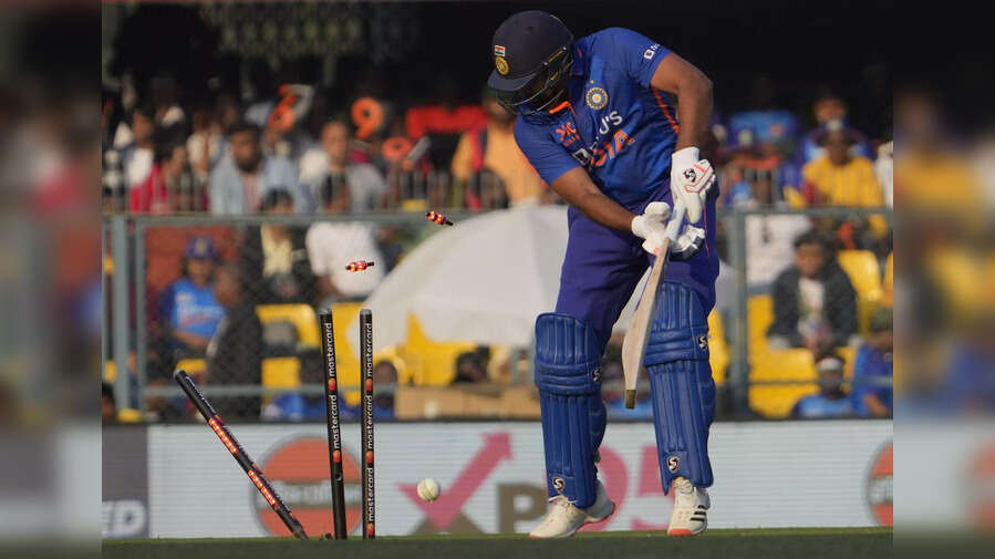 IND vs SL 1st ODI Live रोहित शर्मा ऐसे हुए आउट