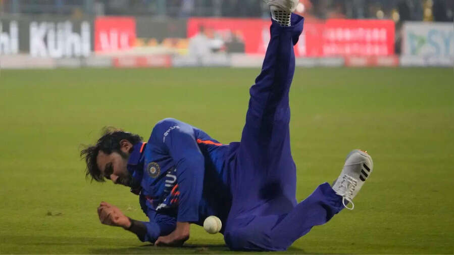 IND vs SL 1st ODI Liveजब रोहित से छूटा शनाका कैच