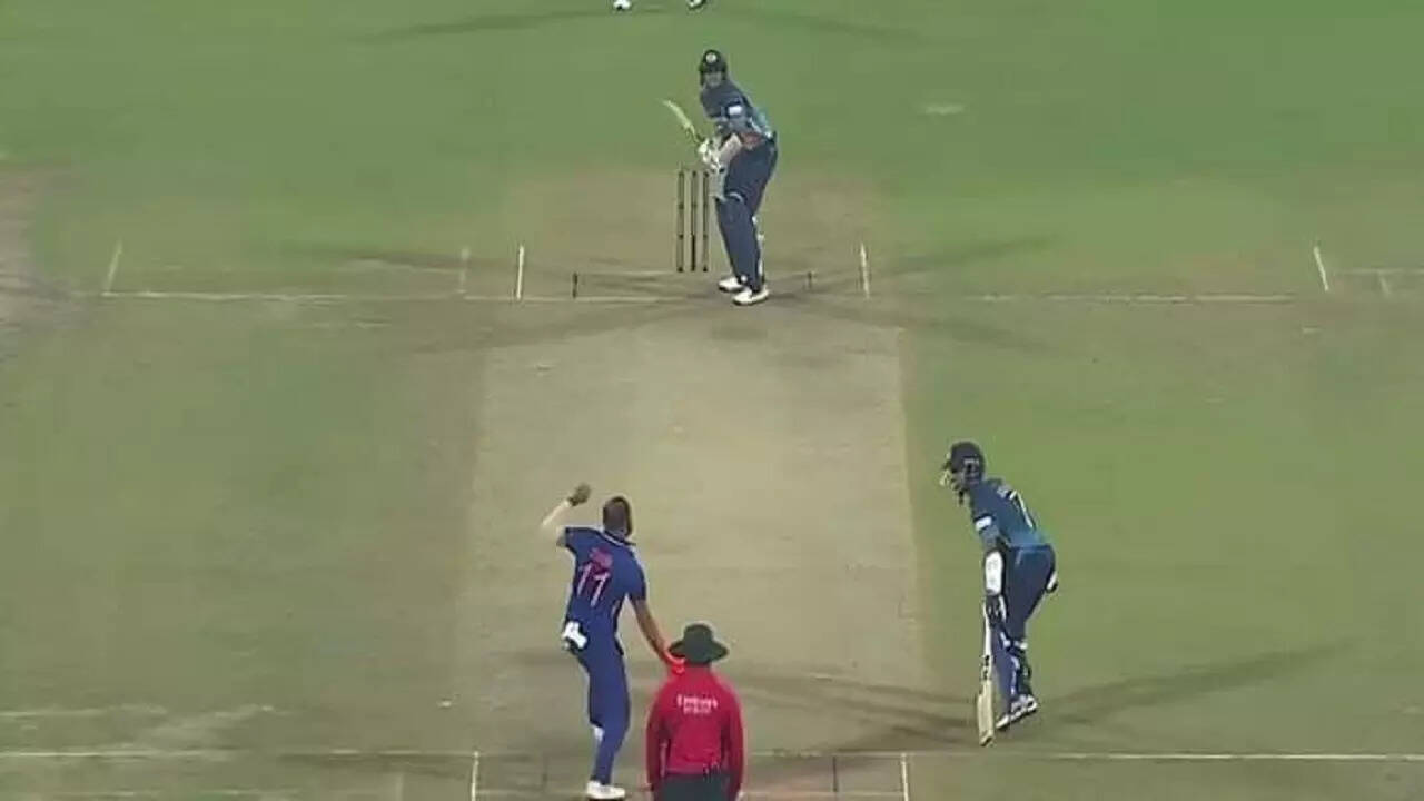 Mohd-Shami-mankading-Dasun-Shanaka