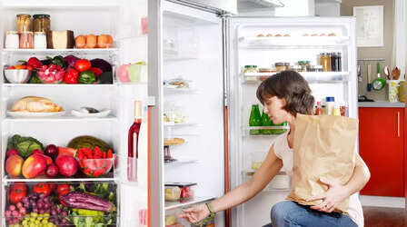 Kitchen Tips: इन चीजों को फ्रिज में रखकर न करें अपनी सेहत से खिलवाड़, भूलकर भी न करें ये गलती