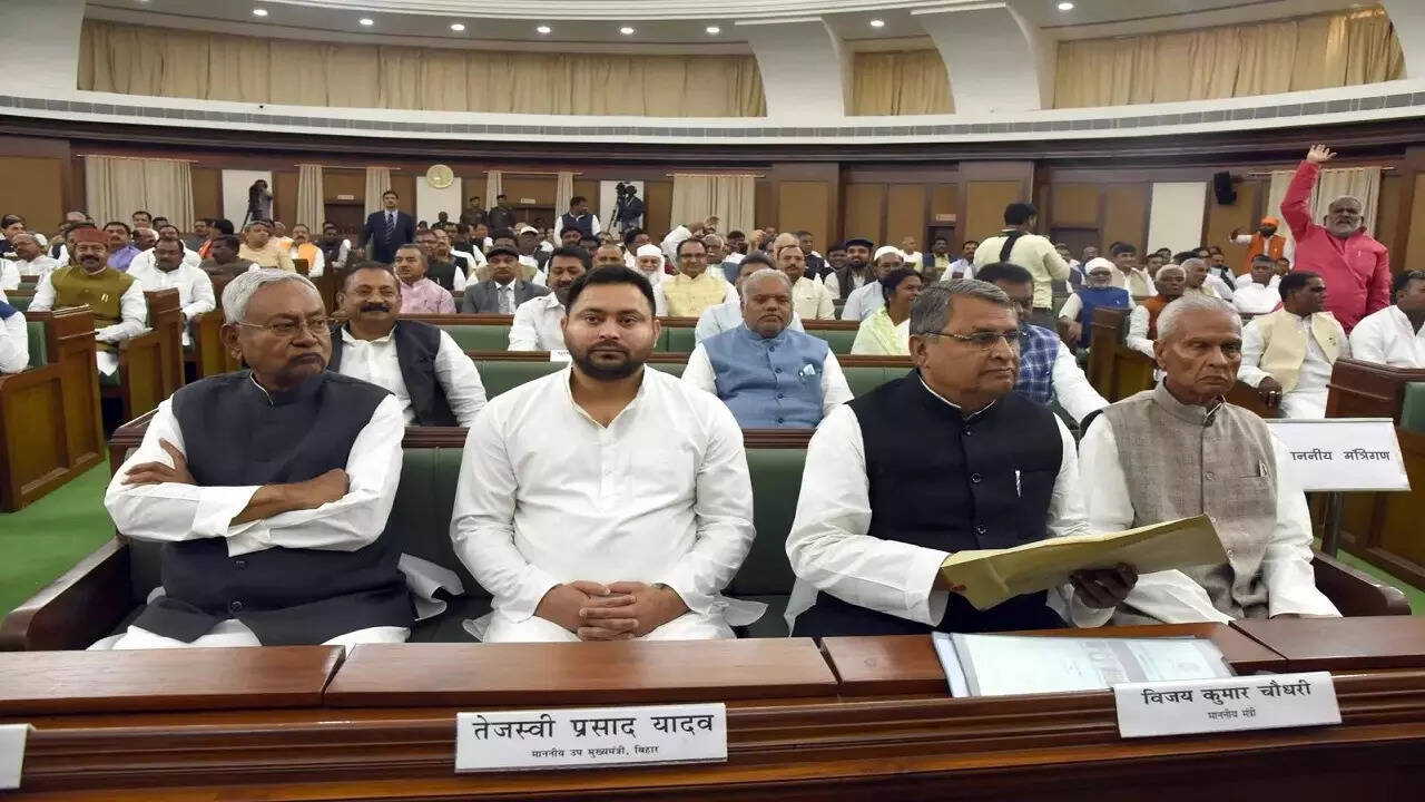 Bihar Budget 2023: पुलिस विभाग में 75 हजार 543 पदों की मंजूरी, बीपीएससी के तहत 49 हजार नौकरियां