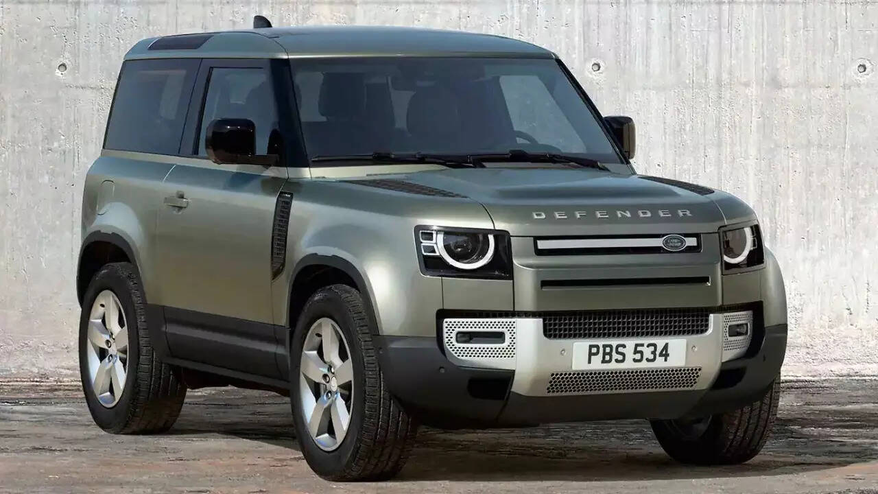 Land Rover Defender Waiting