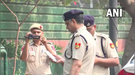 जानें- राहुल गांधी के घर क्यों पहुंची दिल्ली पुलिस, कांग्रेस का हंगामा