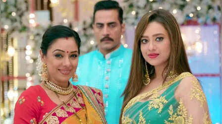 Anupama Spoiler: Anupama-Anuj के बाद टूटी काव्या की शादी, वनराज के मुंह पर फेके तलाक पेपर