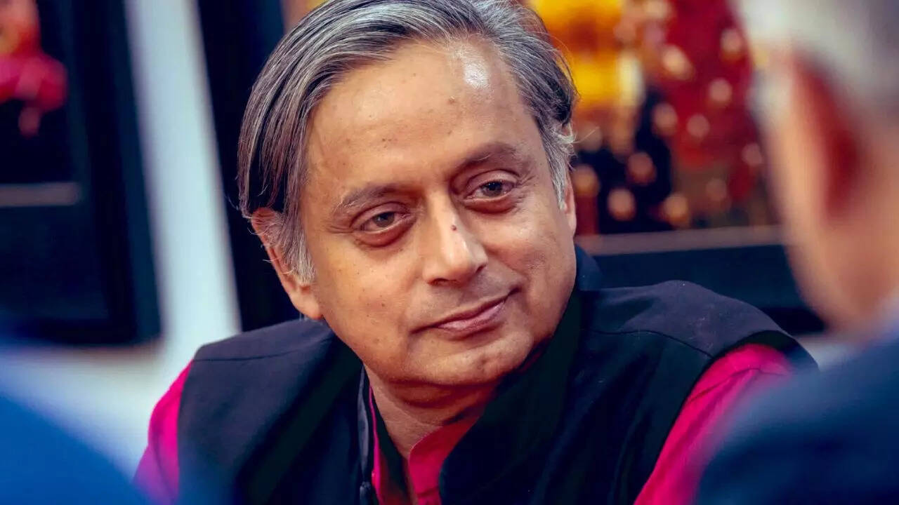 अब क्या होगा, ये रब जाने, ना वो माने, ना ये माने...कांग्रेस नेता शशि थरूर ने क्यों किया ये Tweet