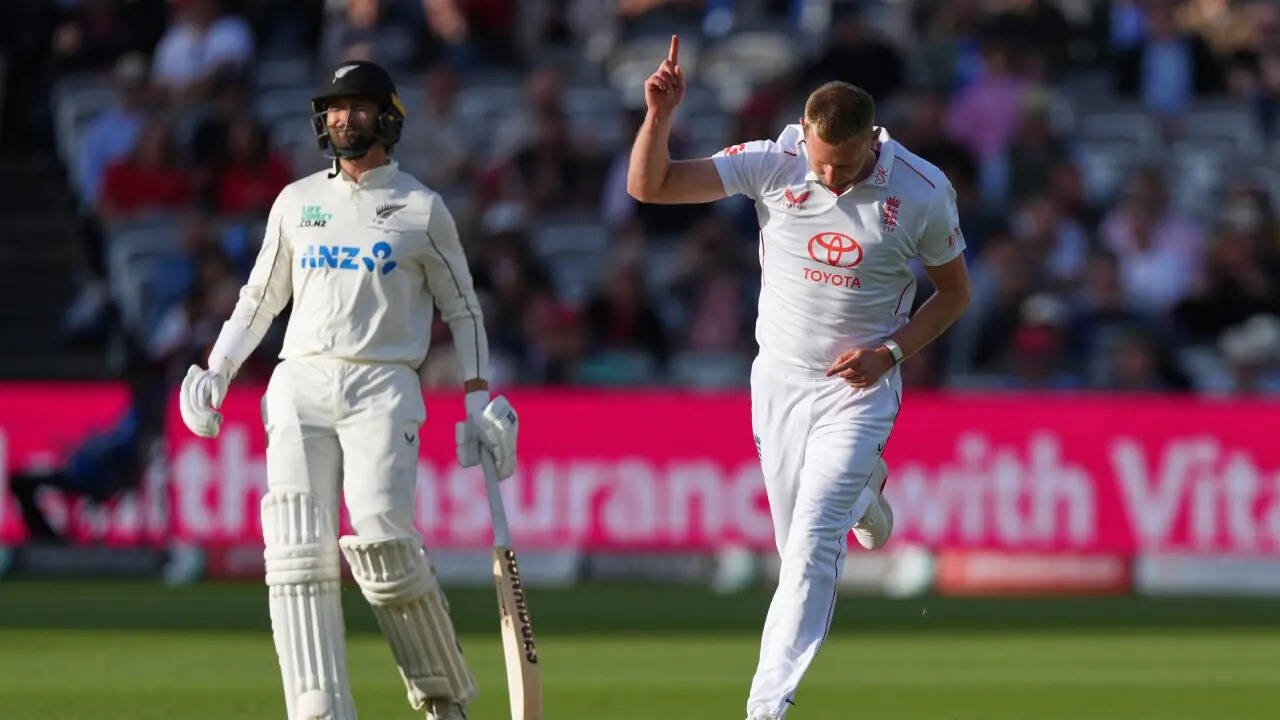 ENG vs NZ 1st test, Day 2 Highlights: रोमांचक मोड़ पर लॉर्ड्स टेस्ट, जीत से 218 रन दूर न्यूजीलैंड और 7 विकेट दूर इंग्लैंड