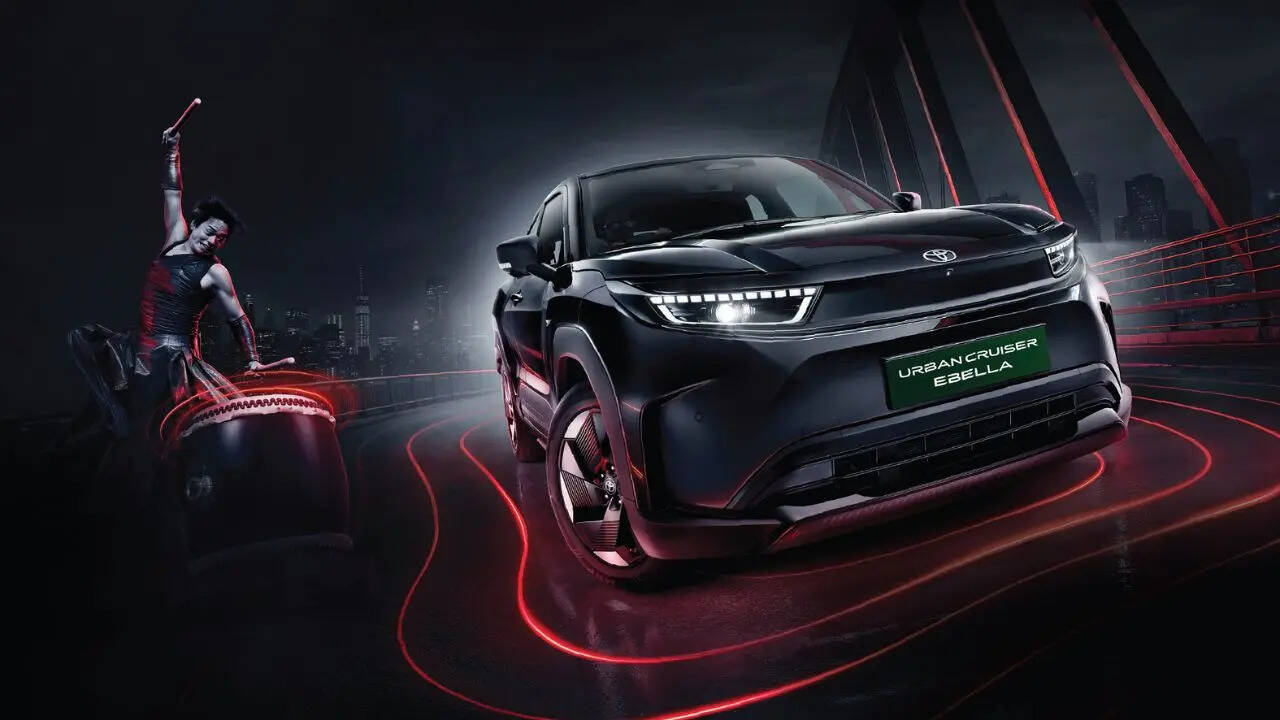 ओडिशा में हुई पहली Urban Cruiser Ebella की डिलीवरी! जानिए किन खूबियों के साथ आती है Toyota की ये इलेक्ट्रिक एसयूवी