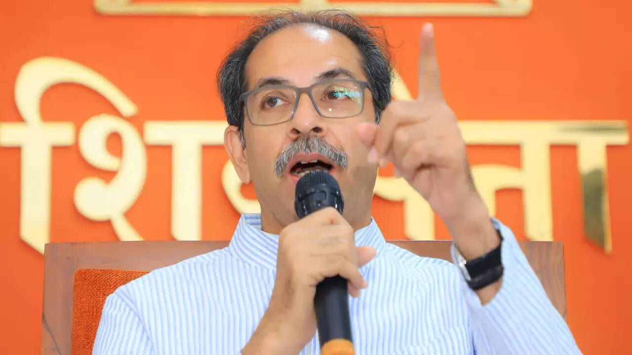 'मुझ पर भरोसा नहीं तो पद छोड़ने को तैयार, लेकिन पार्टी चोरों के हाथ नहीं जाने दूंगा'; शिवसेना (UBT) में बगावत के बीच उद्धव का बड़ा दांव
