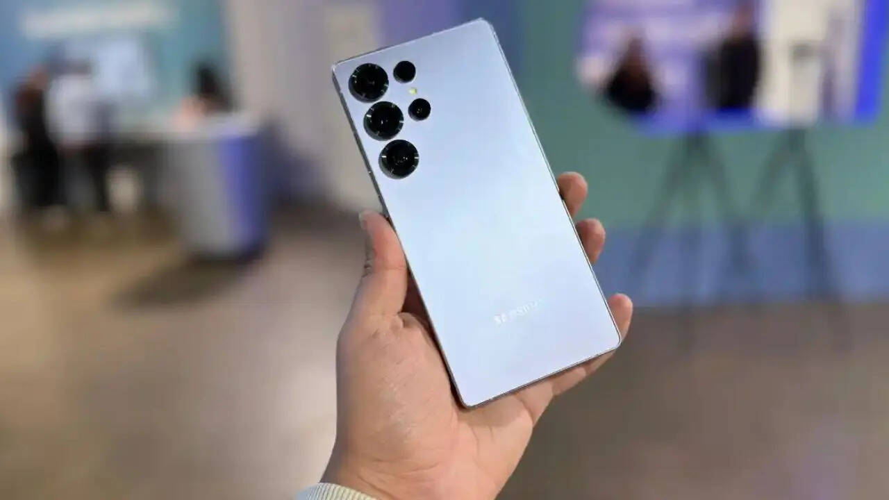 Samsung Galaxy S25 Ultra की औंधे मुंह गिरी कीमत, 38 हजार सस्ता हुआ 200MP कैमरे वाला फोन