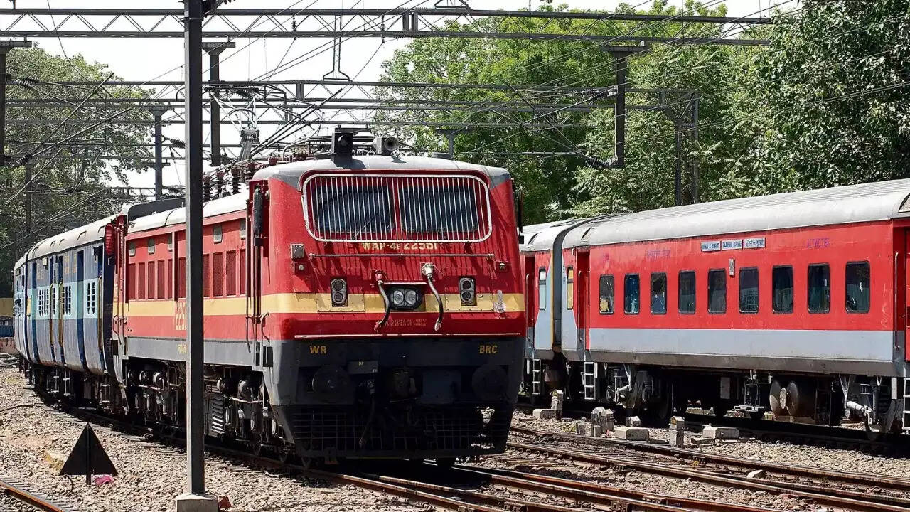 रेलवे ने कसा शिकंजा, अब लगेगा डबल जुर्माना, ट्रेन में चढ़ने से पहले नए रेट जान लें