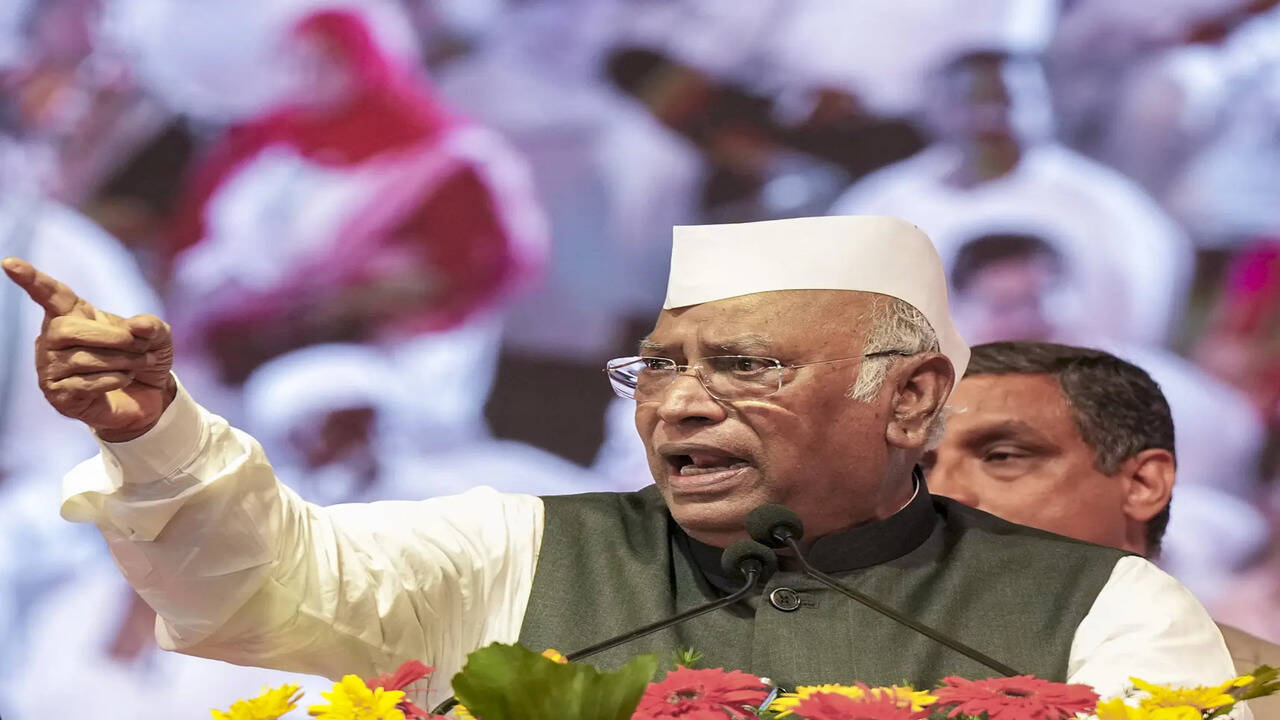 'मोदी भारत और ट्रंप दुनिया को कर रहे बर्बाद', राम मंदिर चंदा चोरी विवाद पर क्या बोले खरगे?