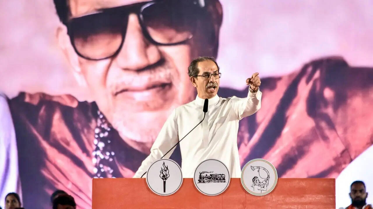 सांसदों की बगावत से हिले उद्धव ठाकरे, बागी सांसदों के क्षेत्र का करेंगे दौरा, शिवसेना UBT के कार्यकर्ताओं से मिलेंगे