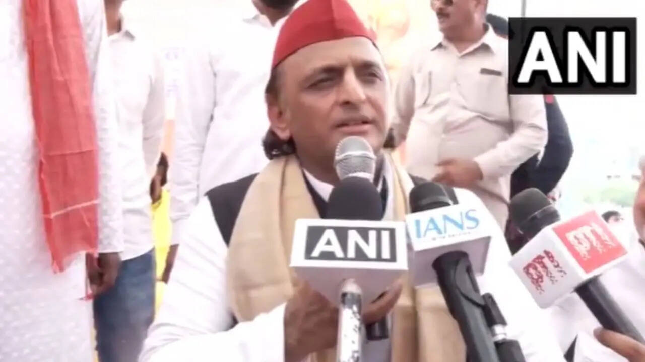 'तीन राज्यों के मुख्यमंत्री को हटाने की तैयारी में बीजेपी', सीएम मोहन यादव जमीन विवाद पर अखिलेश यादव का बड़ा दावा