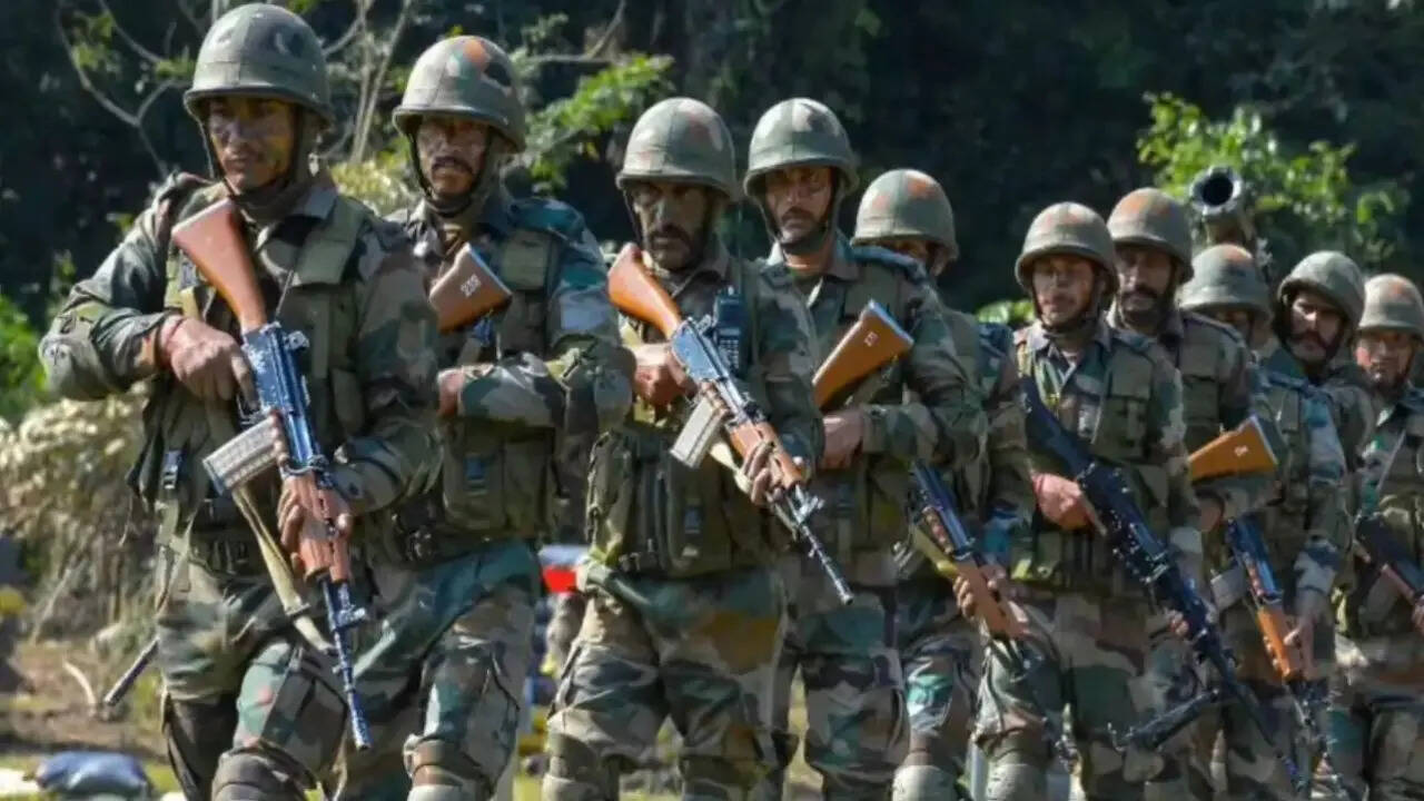 India China Border: 'अरुणाचल में चीनी घुसपैठ नहीं' भारतीय सेना ने PLA कैंप की खबरों को बताया बेबुनियाद