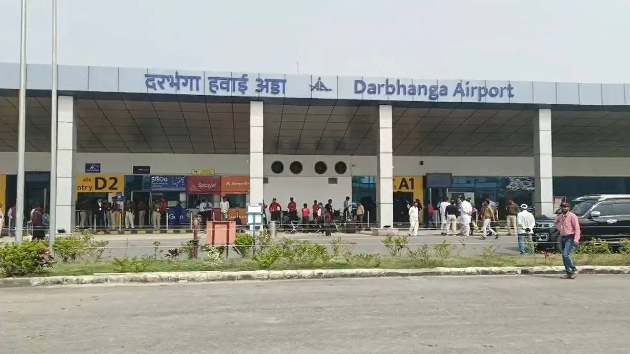 दरभंगा एयरपोर्ट पर टला बड़ा हादसा टला, स्पाइसजेट विमान का टायर लैंडिंग के दौरान फटा