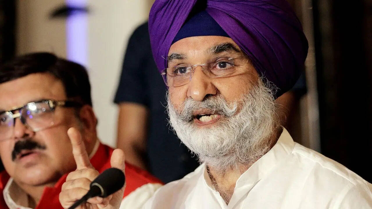 दिल्लीवालों को बड़ी राहत; LG के एक्शन के बाद 3 महीने में एक तिहाई कम हुआ ट्रैफिक जाम, गलत दिशा में ड्राइविंग पर सख्ती