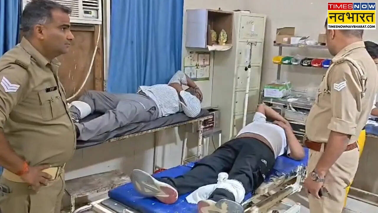 Firozabad Encounter: फिरोजाबाद में आधी रात को गूंजी गोलियां! सोने की माला उड़ाने वाले 2 बदमाशों को पुलिस ने मारकर किया 'लंगड़ा'; 4 गिरफ्तार