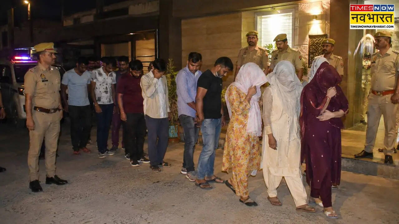 Deh Vyapar: मथुरा में देह व्यापार का भंडाफोड़, पुलिस के पहुंचते ही होटलों में मची भगदड़, 13 युवक गिरफ्तार; 6 लड़कियां मुक्त