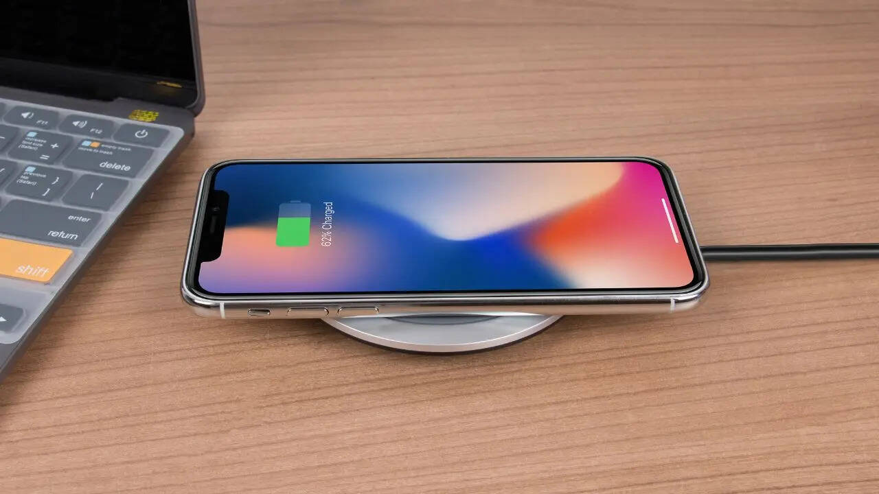 100W का फास्ट चार्जर क्या खराब कर देता है iPhone की बैटरी, इस्तेमाल करने से पहले जान लें सच्चाई
