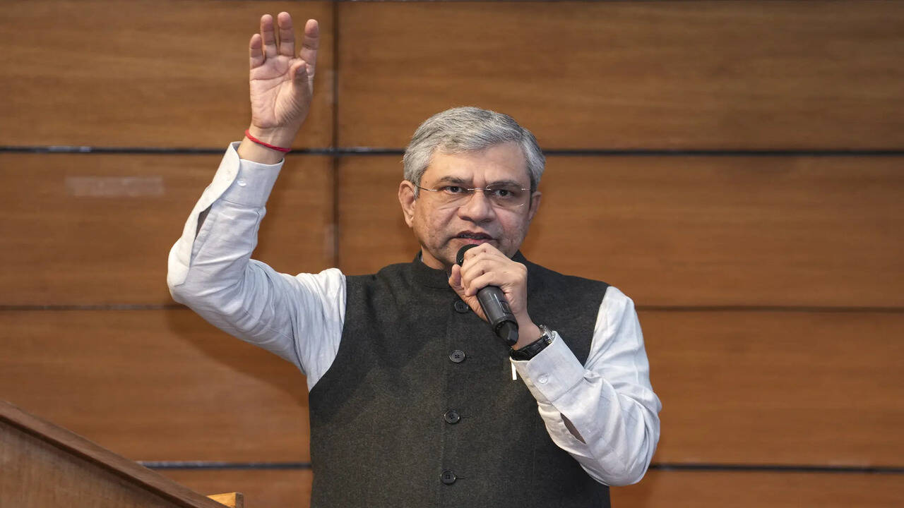 अगले साल यात्रियों के लिए शुरू होगा मुंबई-अहमदाबाद बुलेट ट्रेन का पहला चरण, सूरत-बिलीमोरा सेक्शन पर दौड़ेगी ट्रेन